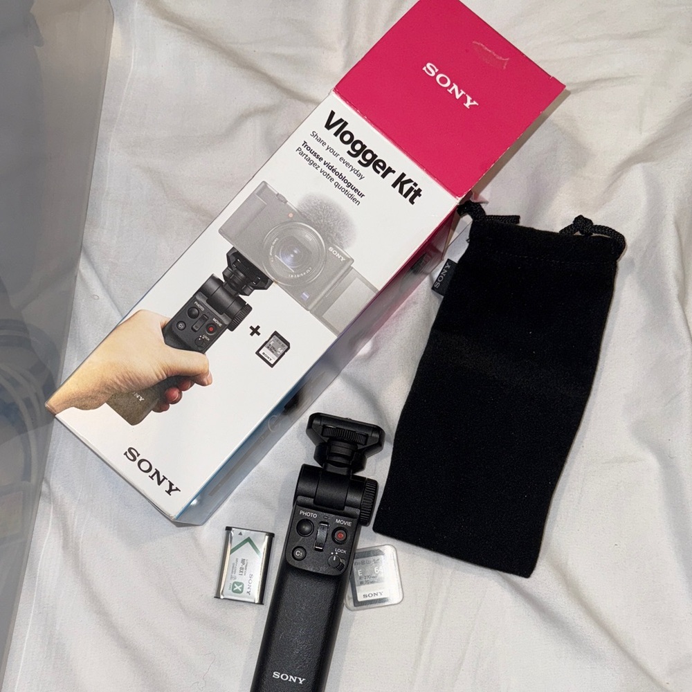 Sony vlogging kit with extra battery and 64GB SD card